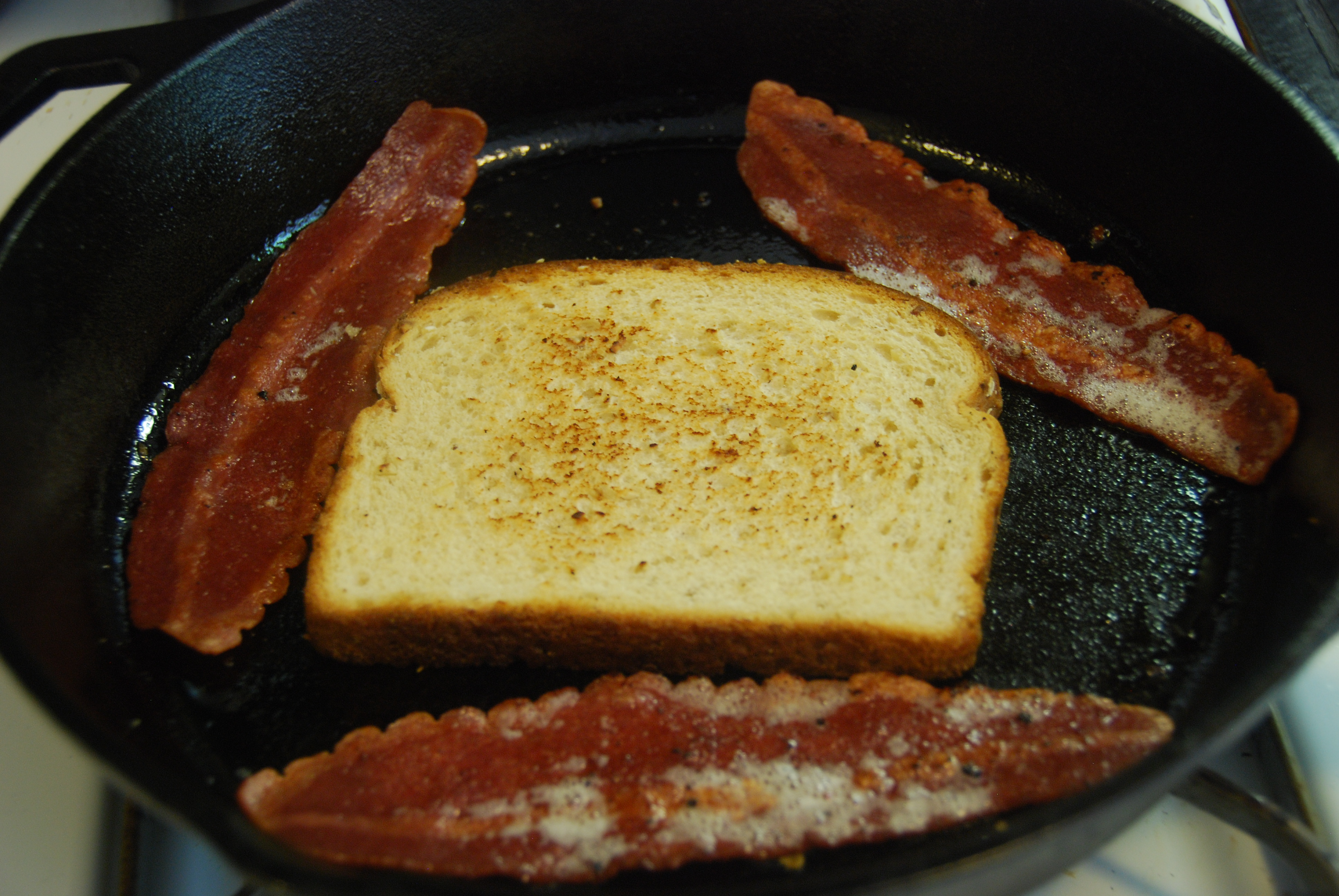 I cooked two brands of bacon and the grease separated when congealing :  r/mildlyinteresting